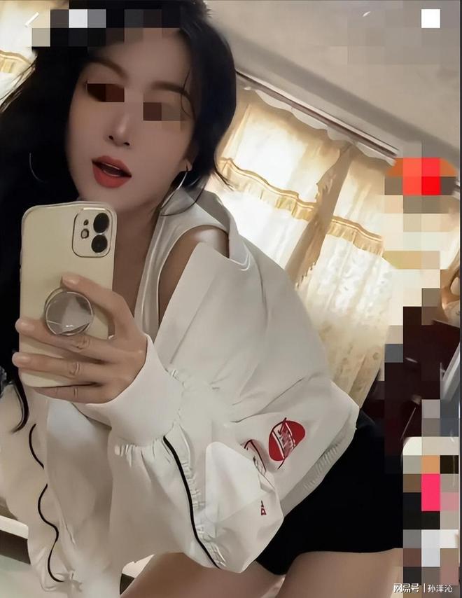 网红老板娘王木木粉丝百万颜值z6尊龙·中国网站烧烤界的(图3)