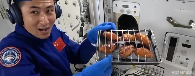留太空的中国航天员传来意想不到的惊喜尊龙凯时新版APP悬着的